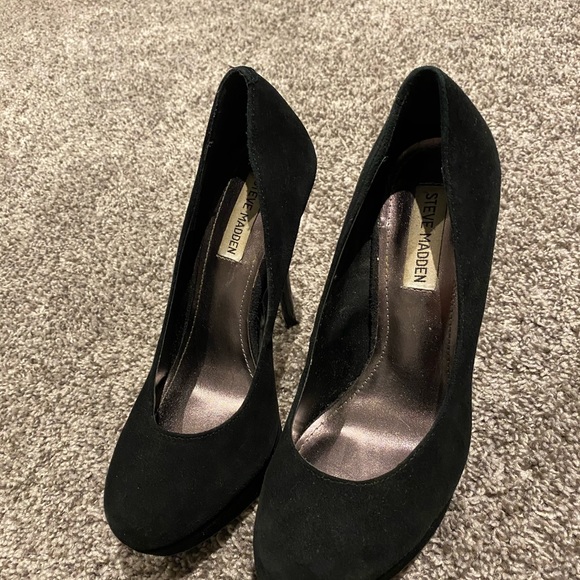 Steve Madden Black Suede Caryssa Heels - Picture 2 of 7